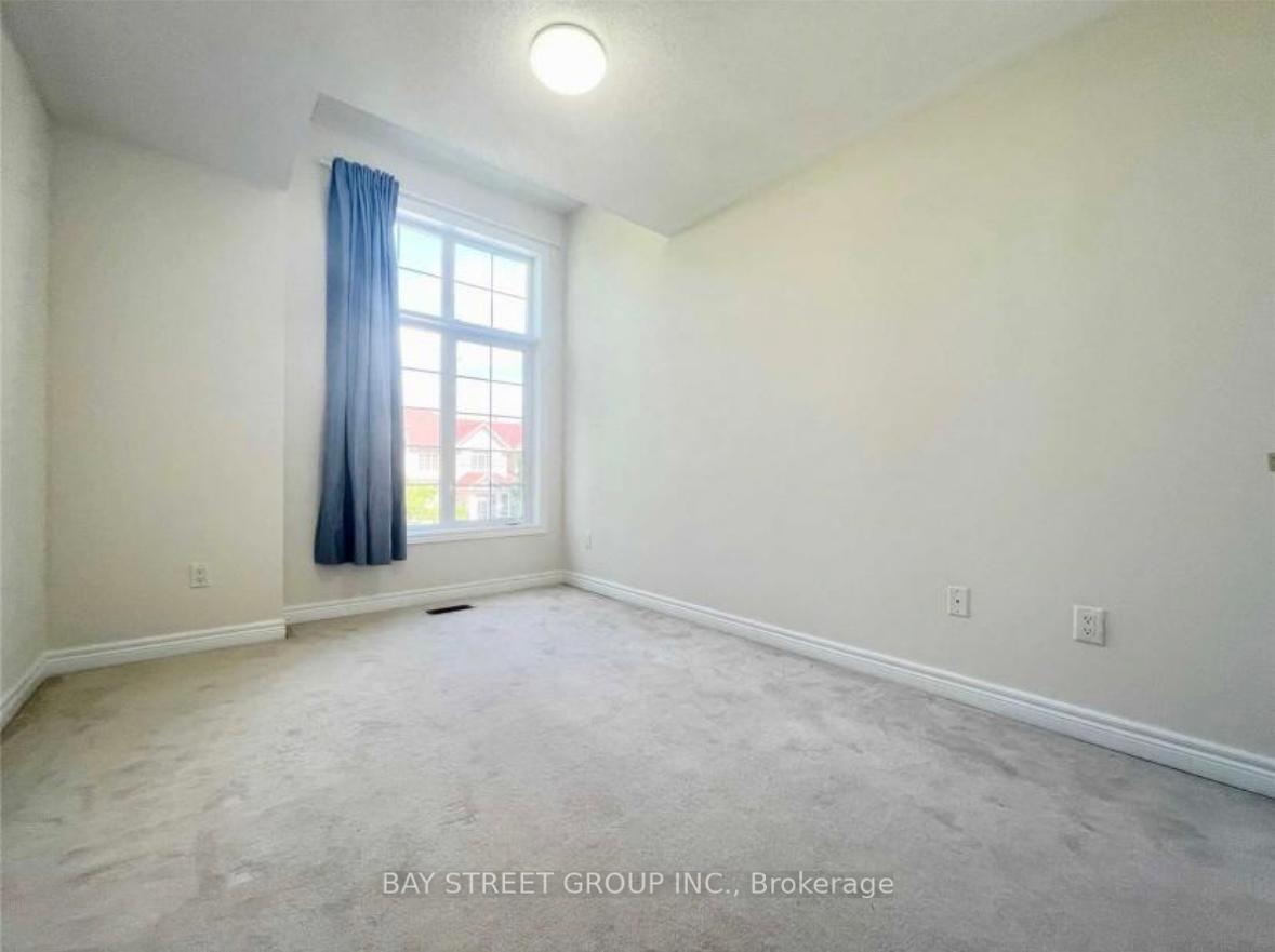 Photo 11 of 196 Kirkvalley Crescent, Aurora, Bayview Wellington — HOMEH