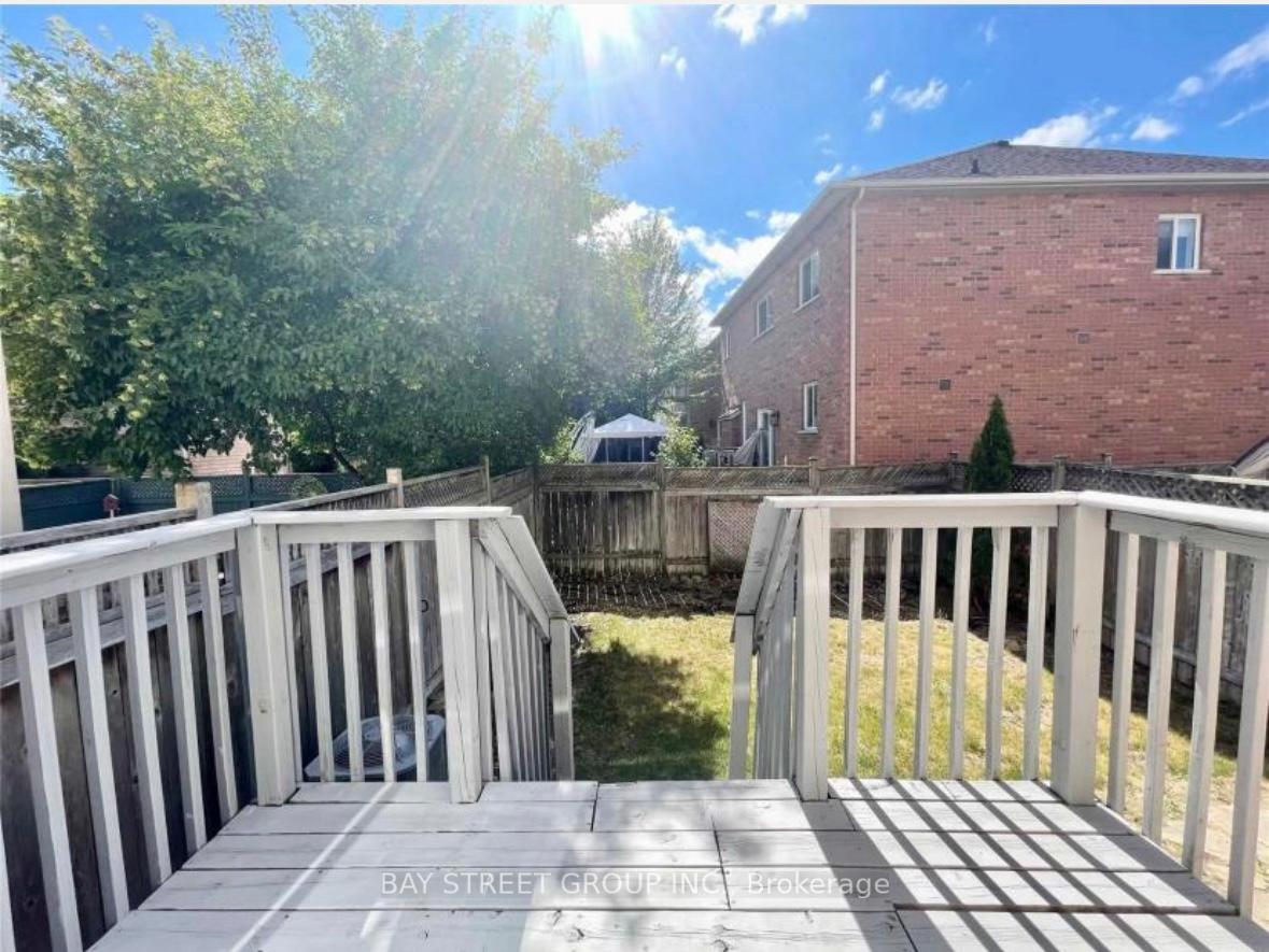 Photo 14 of 196 Kirkvalley Crescent, Aurora, Bayview Wellington — HOMEH