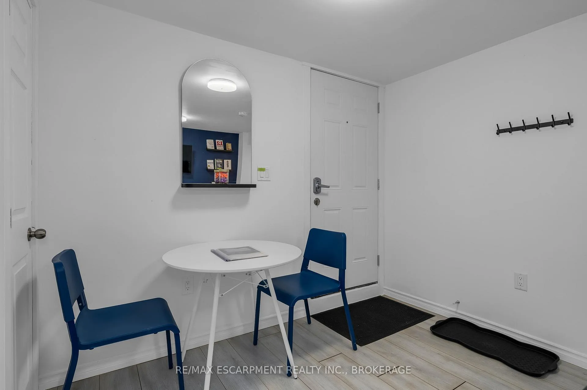 Photo 6 of Unit 2, 16 Golden Boulevard E, Welland, Lincoln/Crowland — HOMEH