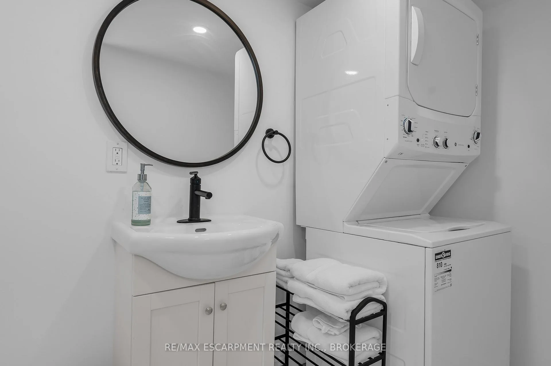 Photo 13 of Unit 2, 16 Golden Boulevard E, Welland, Lincoln/Crowland — HOMEH