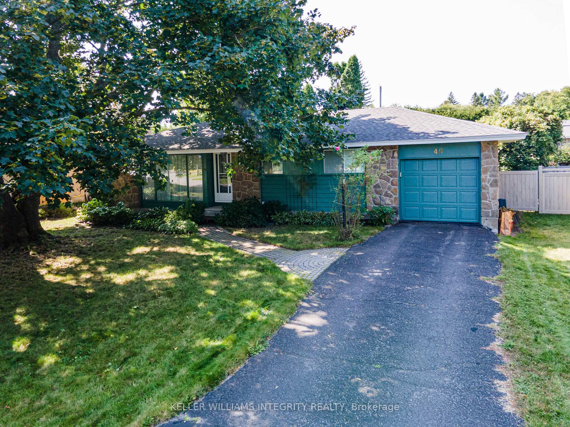 Photo 1 of 49 Elmsley Crescent, Ottawa, Arbeatha Park — HOMEH