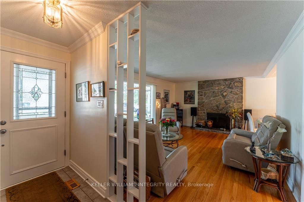 Photo 2 of 49 Elmsley Crescent, Ottawa, Arbeatha Park — HOMEH