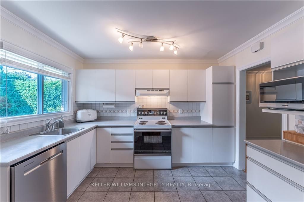 Photo 7 of 49 Elmsley Crescent, Ottawa, Arbeatha Park — HOMEH