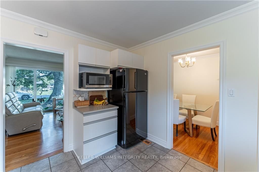 Photo 8 of 49 Elmsley Crescent, Ottawa, Arbeatha Park — HOMEH