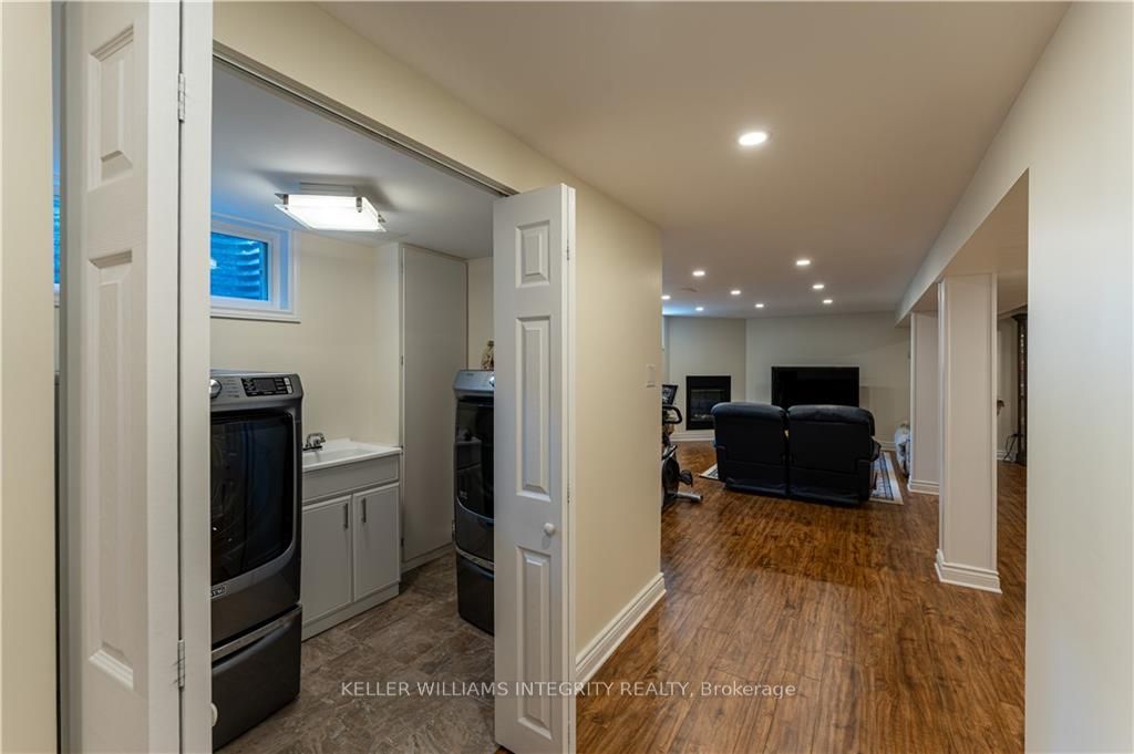 Photo 16 of 49 Elmsley Crescent, Ottawa, Arbeatha Park — HOMEH