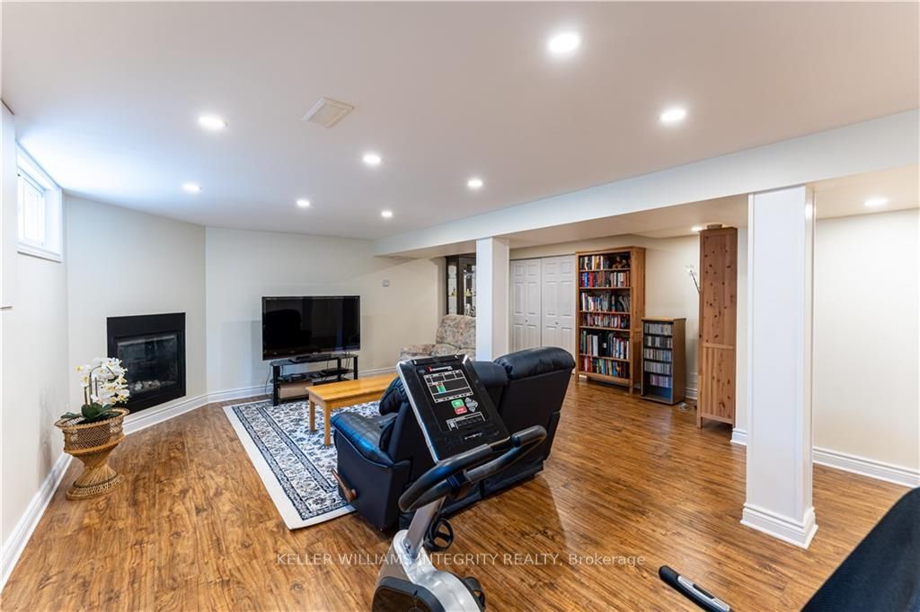 Photo 19 of 49 Elmsley Crescent, Ottawa, Arbeatha Park — HOMEH