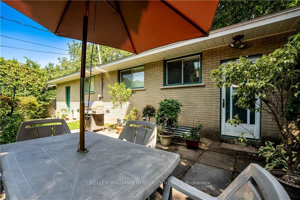 Photo 24 of 49 Elmsley Crescent, Ottawa, Arbeatha Park — HOMEH