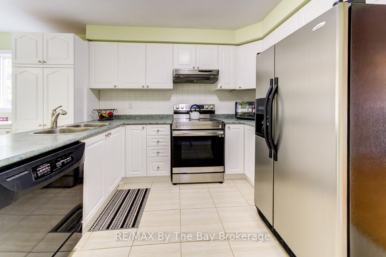 Photo 10 of 139 Dyer Drive, Wasaga Beach — HOMEH