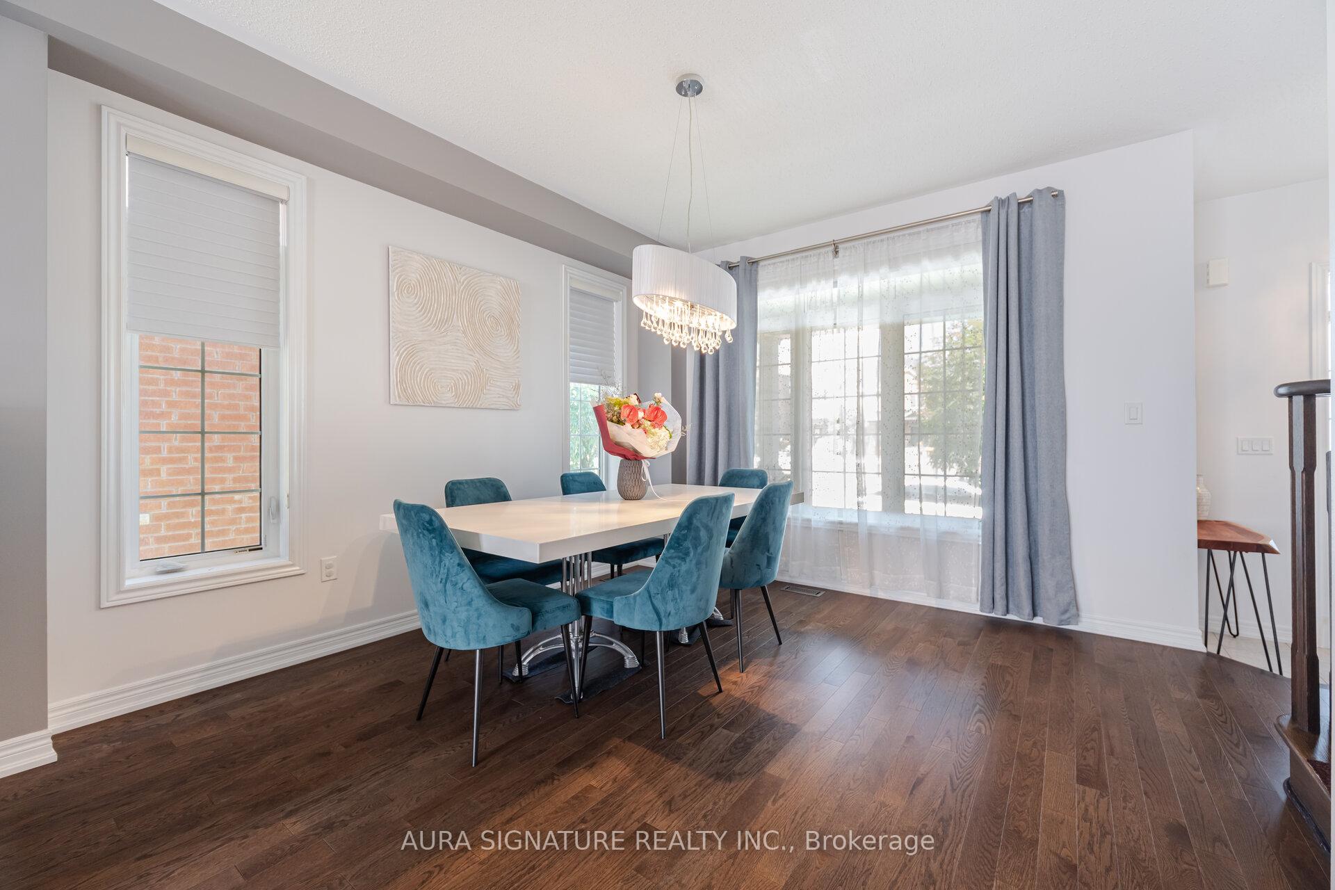 Photo 9 of 205 East's Corners Boulevard, Vaughan, Kleinburg — HOMEH