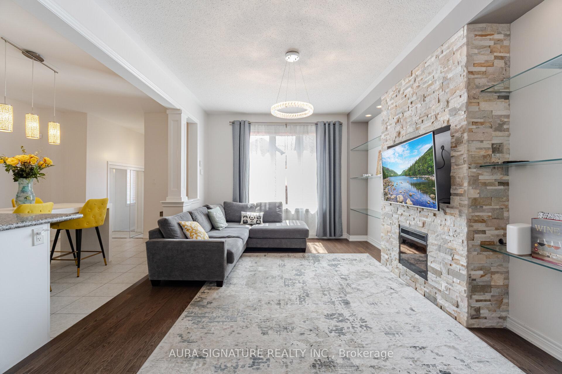Photo 11 of 205 East's Corners Boulevard, Vaughan, Kleinburg — HOMEH