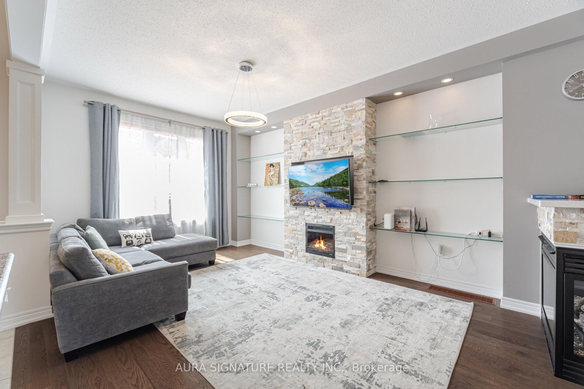 Photo 12 of 205 East's Corners Boulevard, Vaughan, Kleinburg — HOMEH