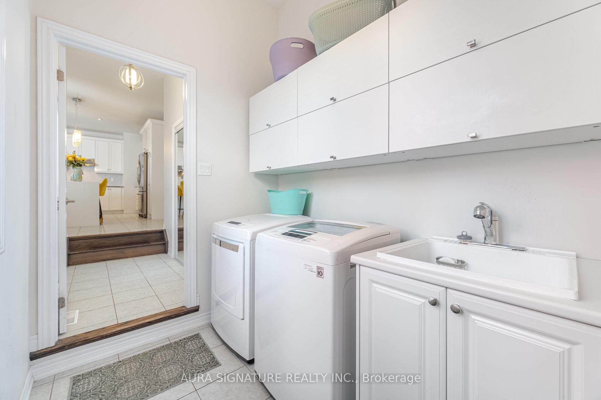 Photo 23 of 205 East's Corners Boulevard, Vaughan, Kleinburg — HOMEH