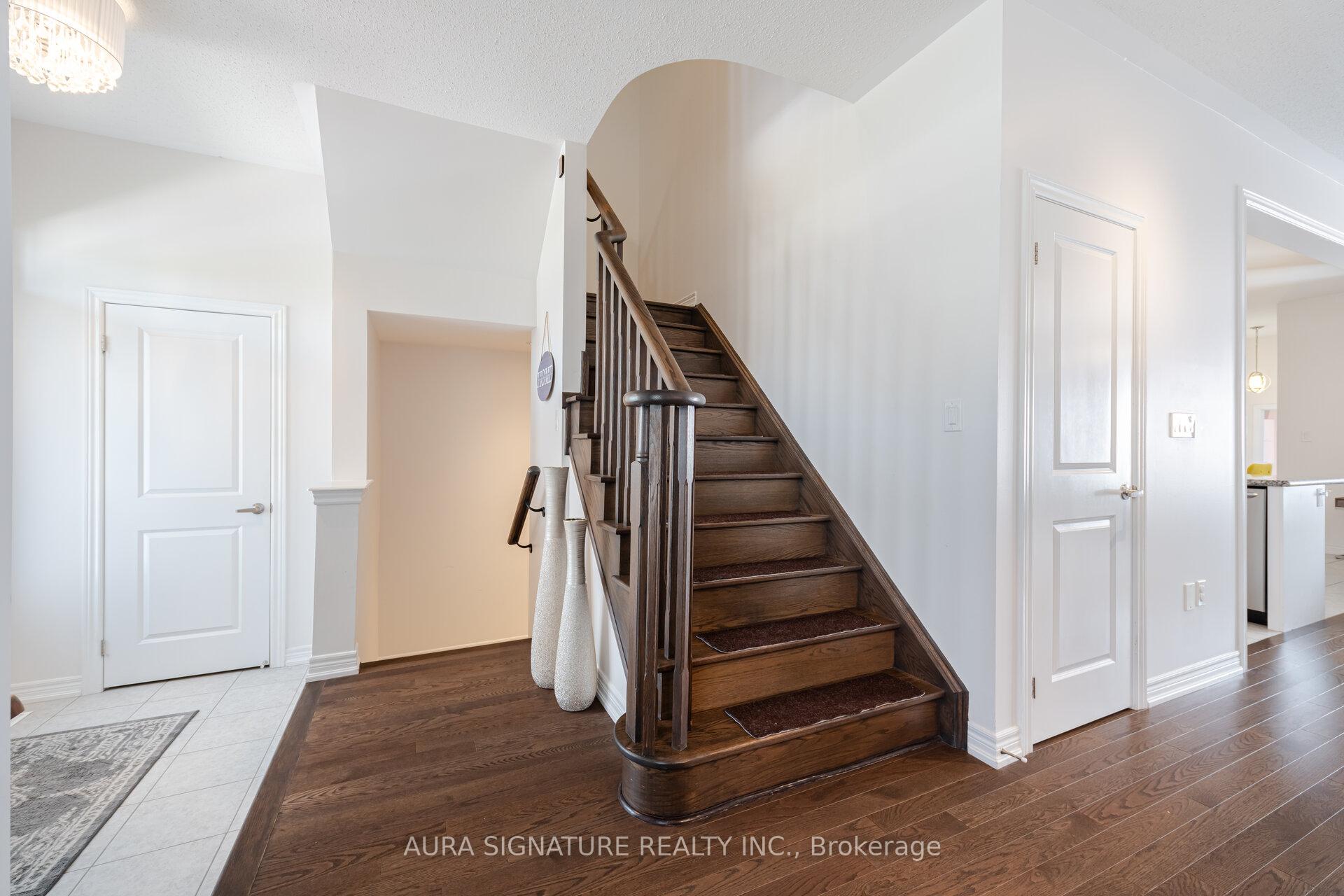 Photo 24 of 205 East's Corners Boulevard, Vaughan, Kleinburg — HOMEH