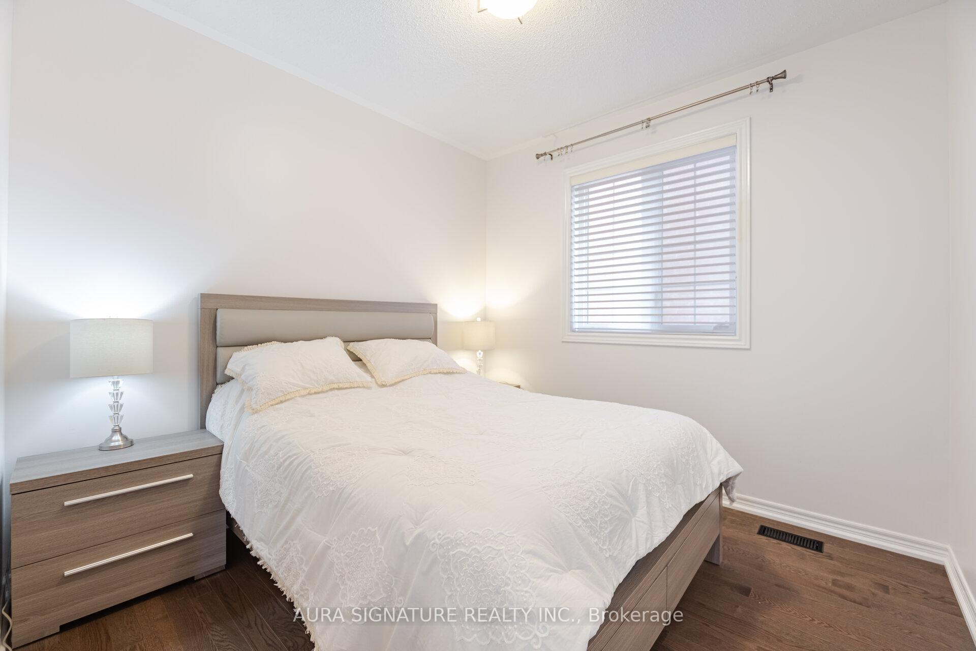 Photo 32 of 205 East's Corners Boulevard, Vaughan, Kleinburg — HOMEH