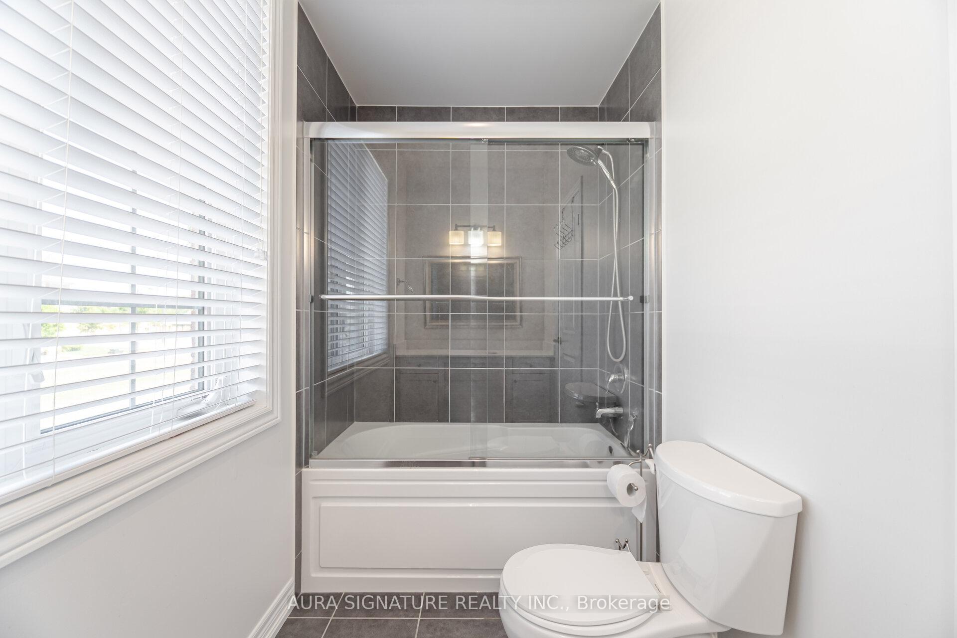 Photo 37 of 205 East's Corners Boulevard, Vaughan, Kleinburg — HOMEH