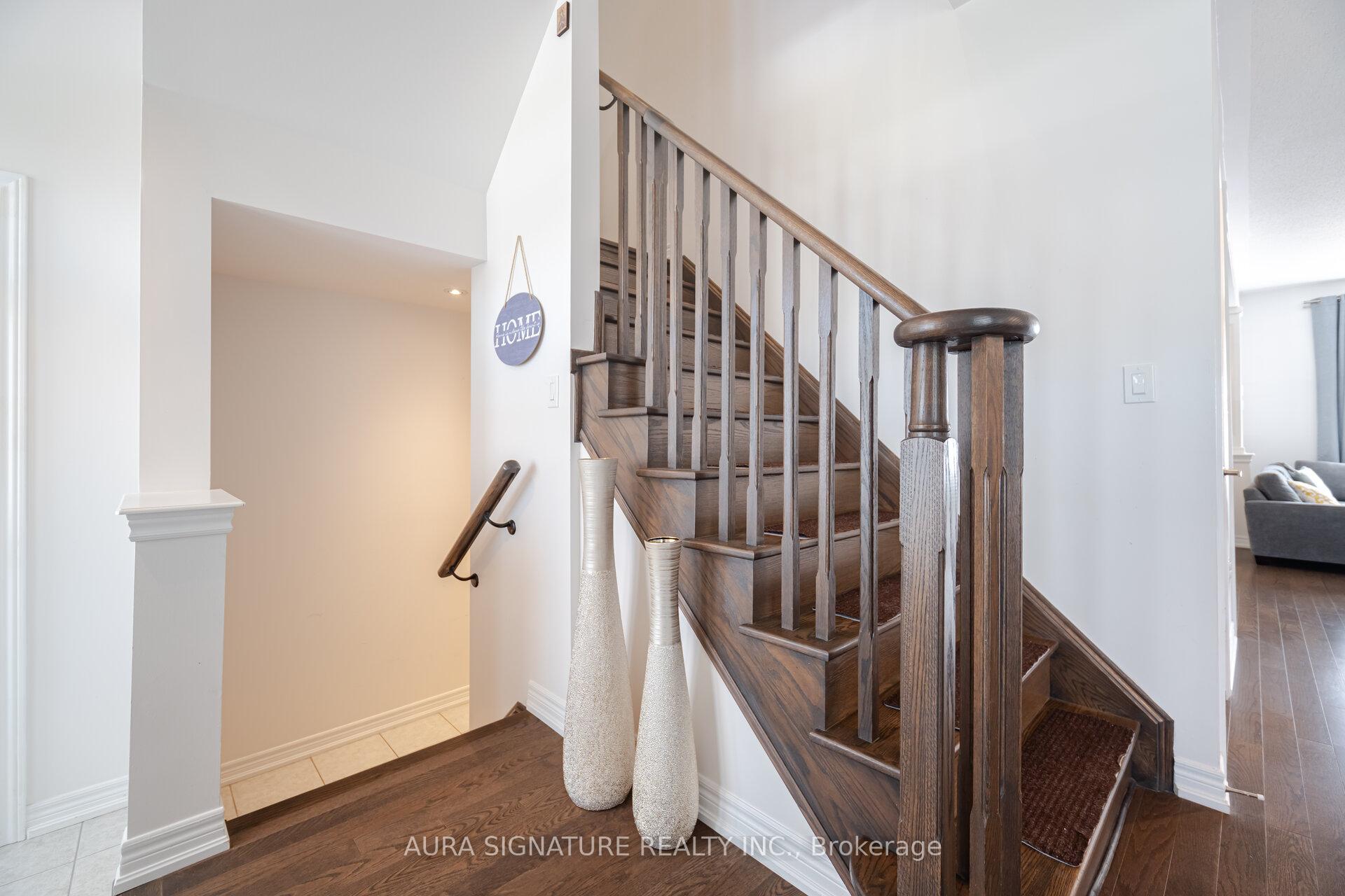 Photo 38 of 205 East's Corners Boulevard, Vaughan, Kleinburg — HOMEH