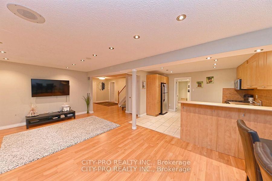 Photo 34 of 58 Rossmull Crescent, Vaughan, Islington Woods — HOMEH