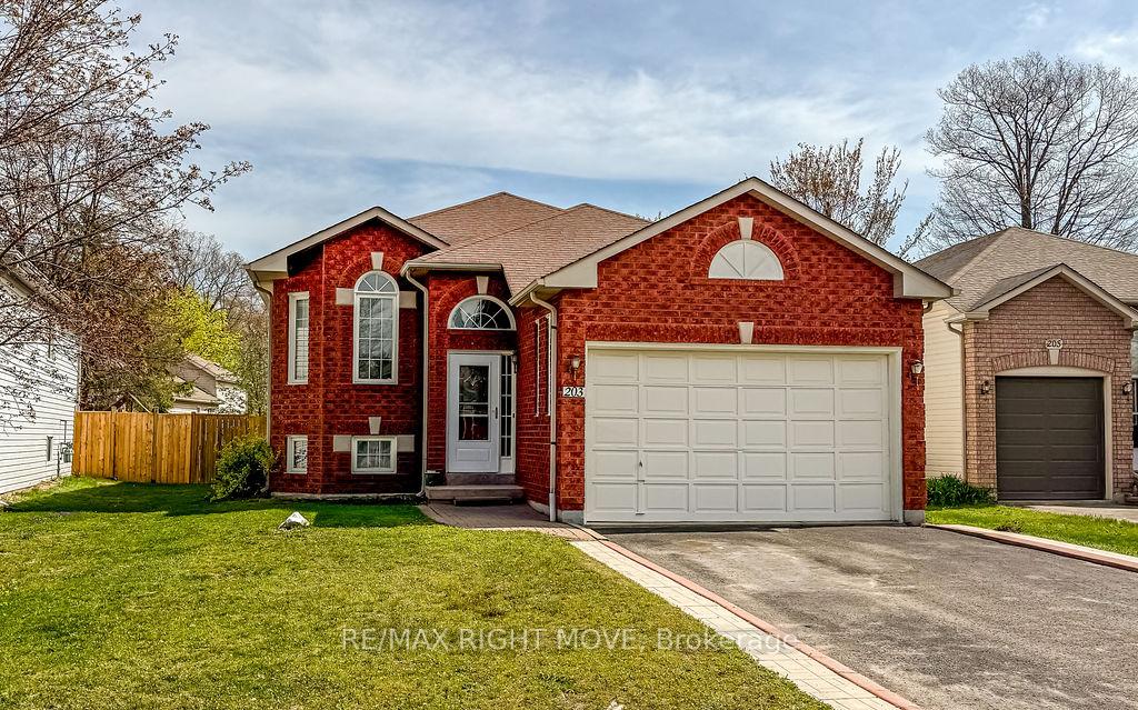 Photo 3 of 203 Dyer Drive, Wasaga Beach — HOMEH