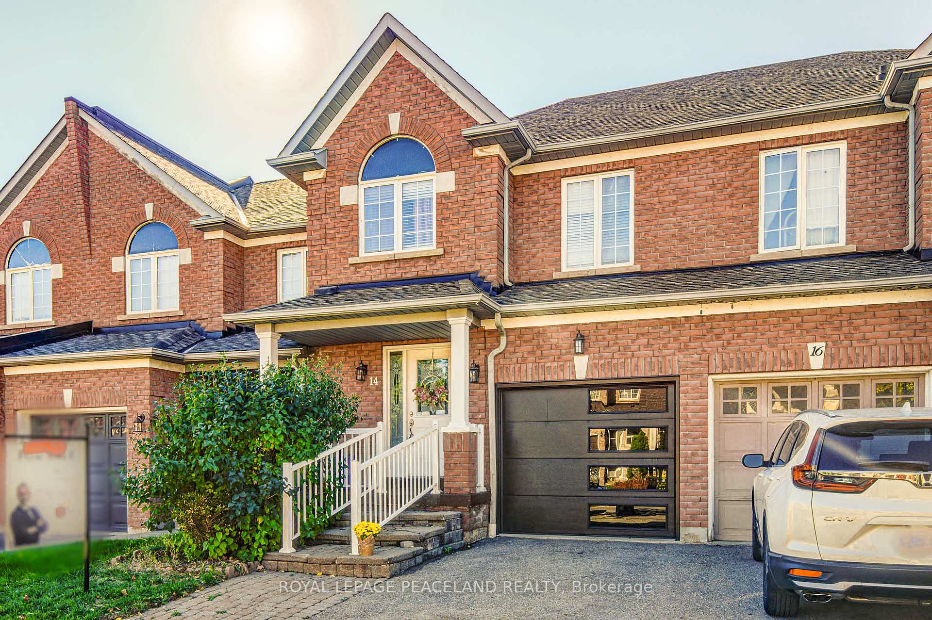 Photo 2 of 14 Oglevie Drive, Whitby, Pringle Creek — HOMEH