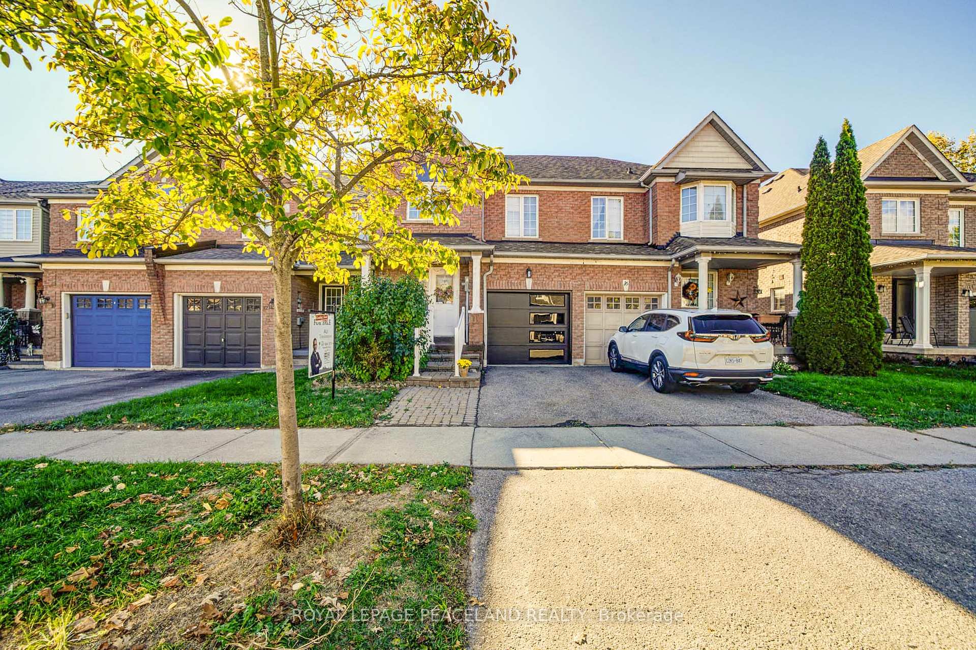 Photo 3 of 14 Oglevie Drive, Whitby, Pringle Creek — HOMEH