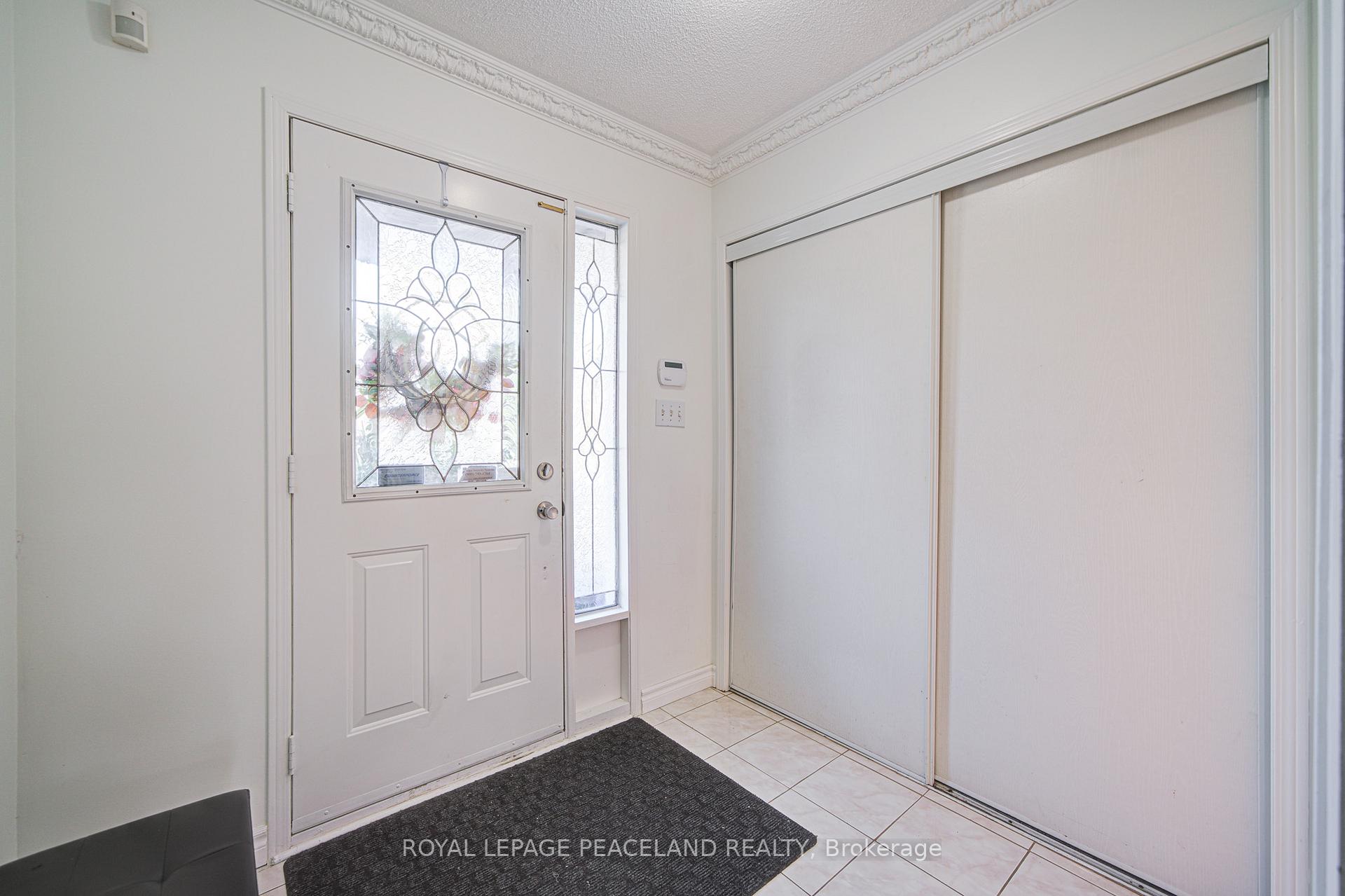 Photo 4 of 14 Oglevie Drive, Whitby, Pringle Creek — HOMEH