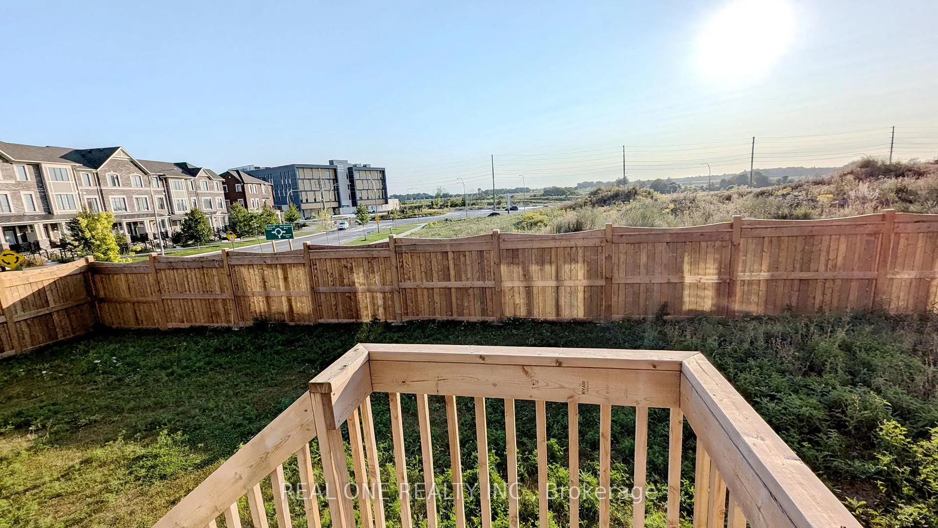 Photo 9 of 23 Broden Crescent, Whitby, Rural Whitby — HOMEH