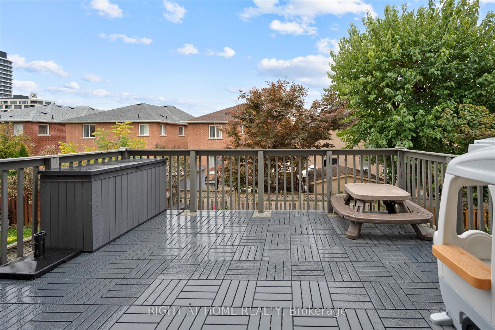 Photo 2 of 58 Lindenshire Avenue, Vaughan, Maple — HOMEH