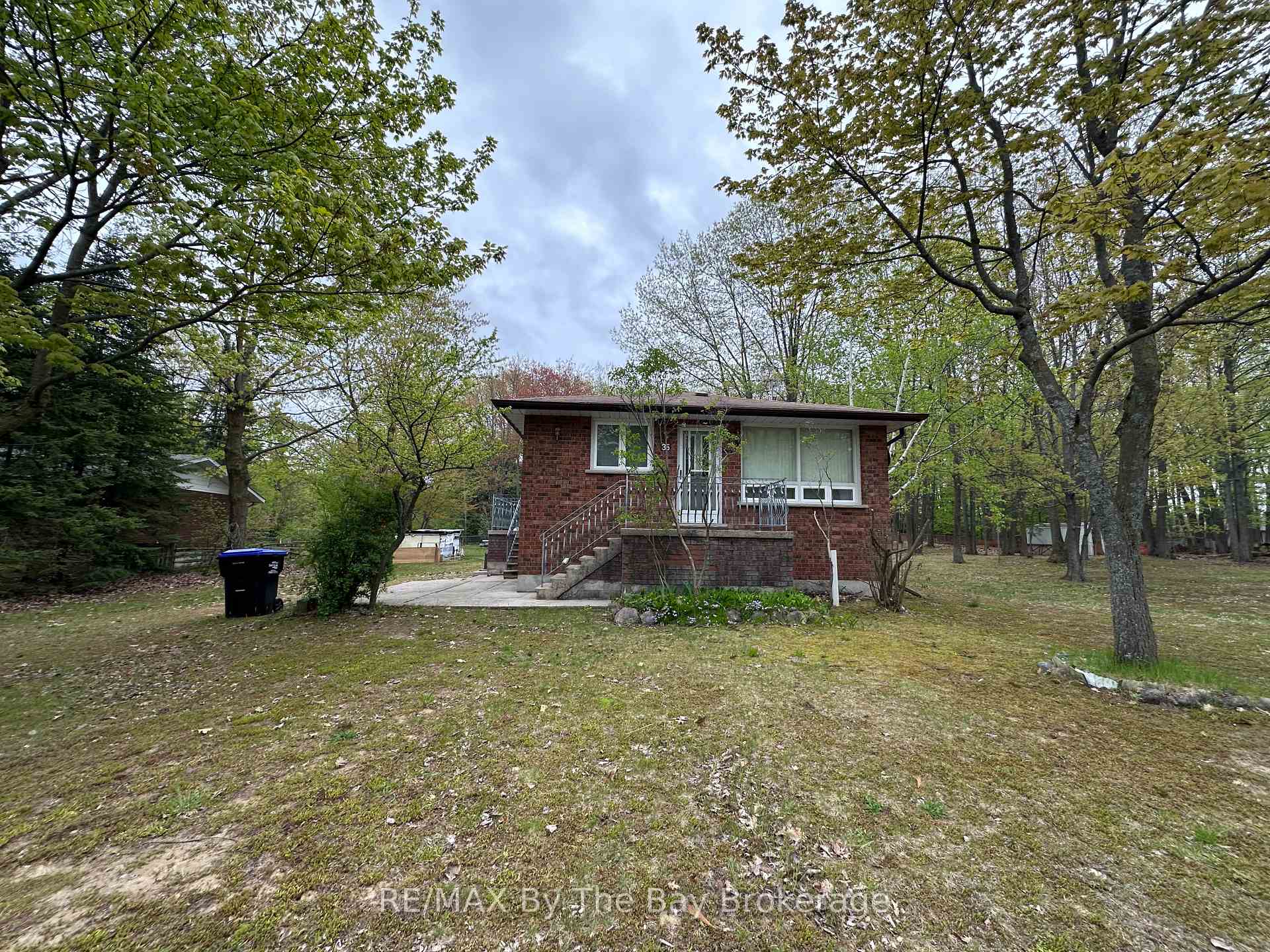 Photo 1 of 35 Frederick Drive, Wasaga Beach — HOMEH