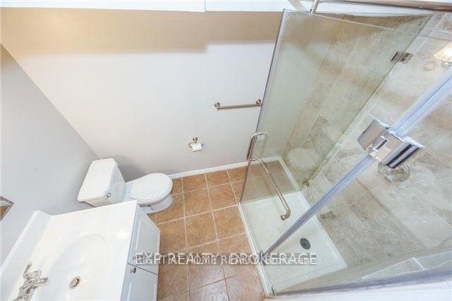 Photo 9 of 709 Gilbert Street W, Whitby, Downtown Whitby — HOMEH