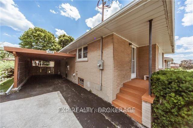 Photo 12 of 709 Gilbert Street W, Whitby, Downtown Whitby — HOMEH