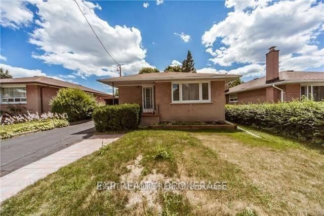 Photo 13 of 709 Gilbert Street W, Whitby, Downtown Whitby — HOMEH