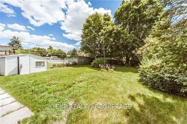 Photo 14 of 709 Gilbert Street W, Whitby, Downtown Whitby — HOMEH