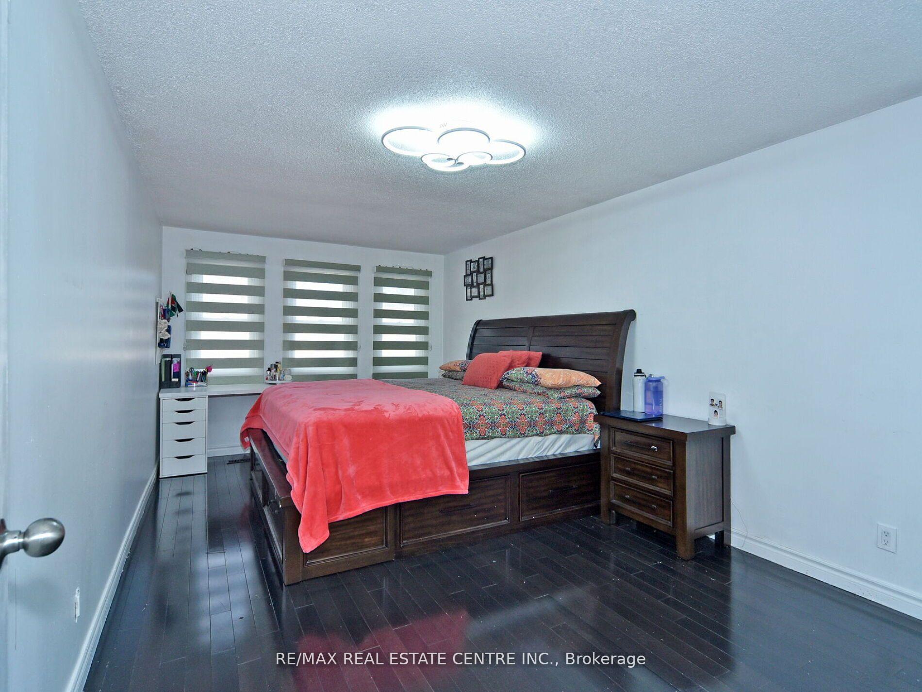 Photo 16 of 41 Fieldview Crescent, Whitby, Blue Grass Meadows — HOMEH