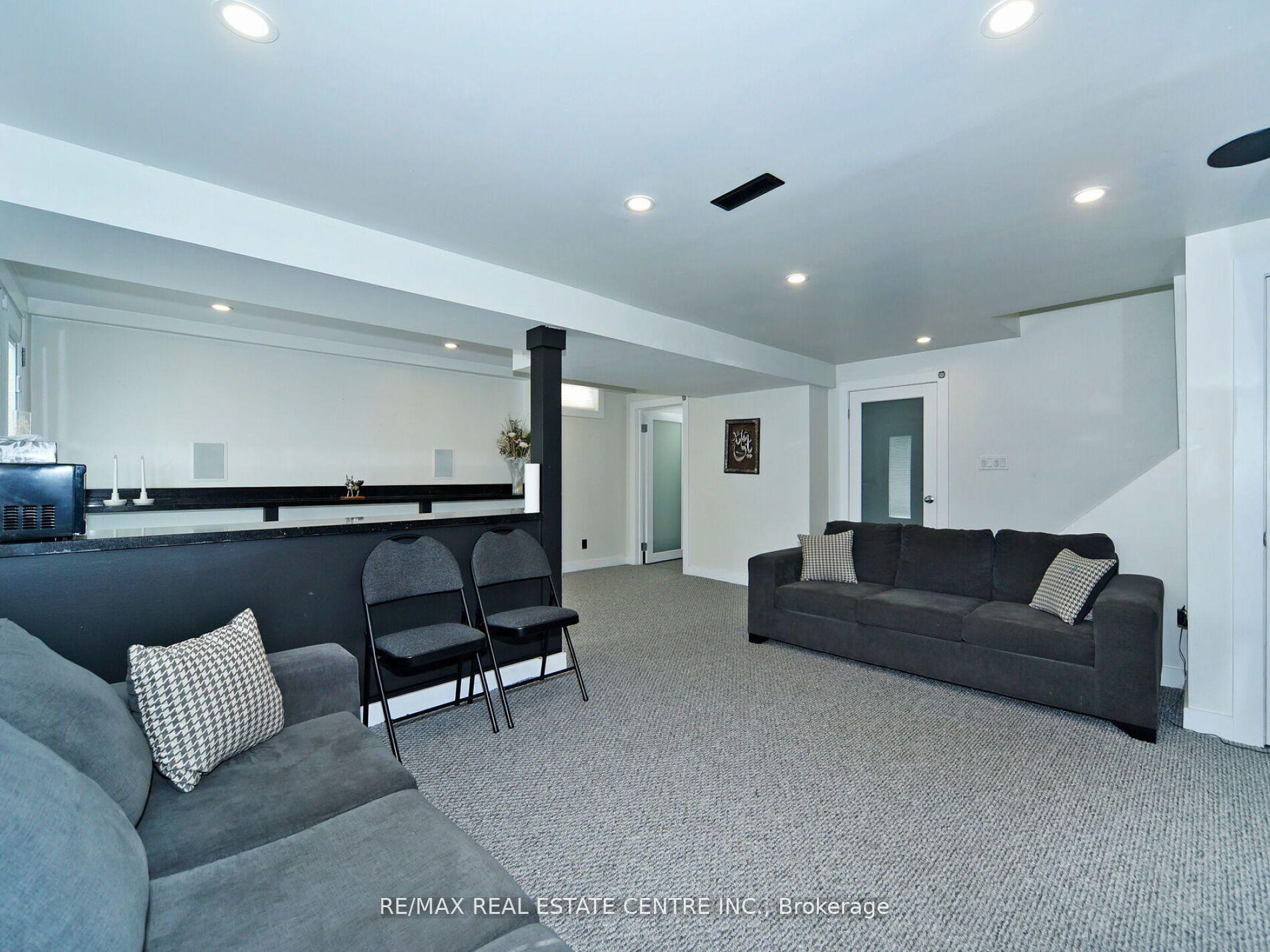 Photo 21 of 41 Fieldview Crescent, Whitby, Blue Grass Meadows — HOMEH