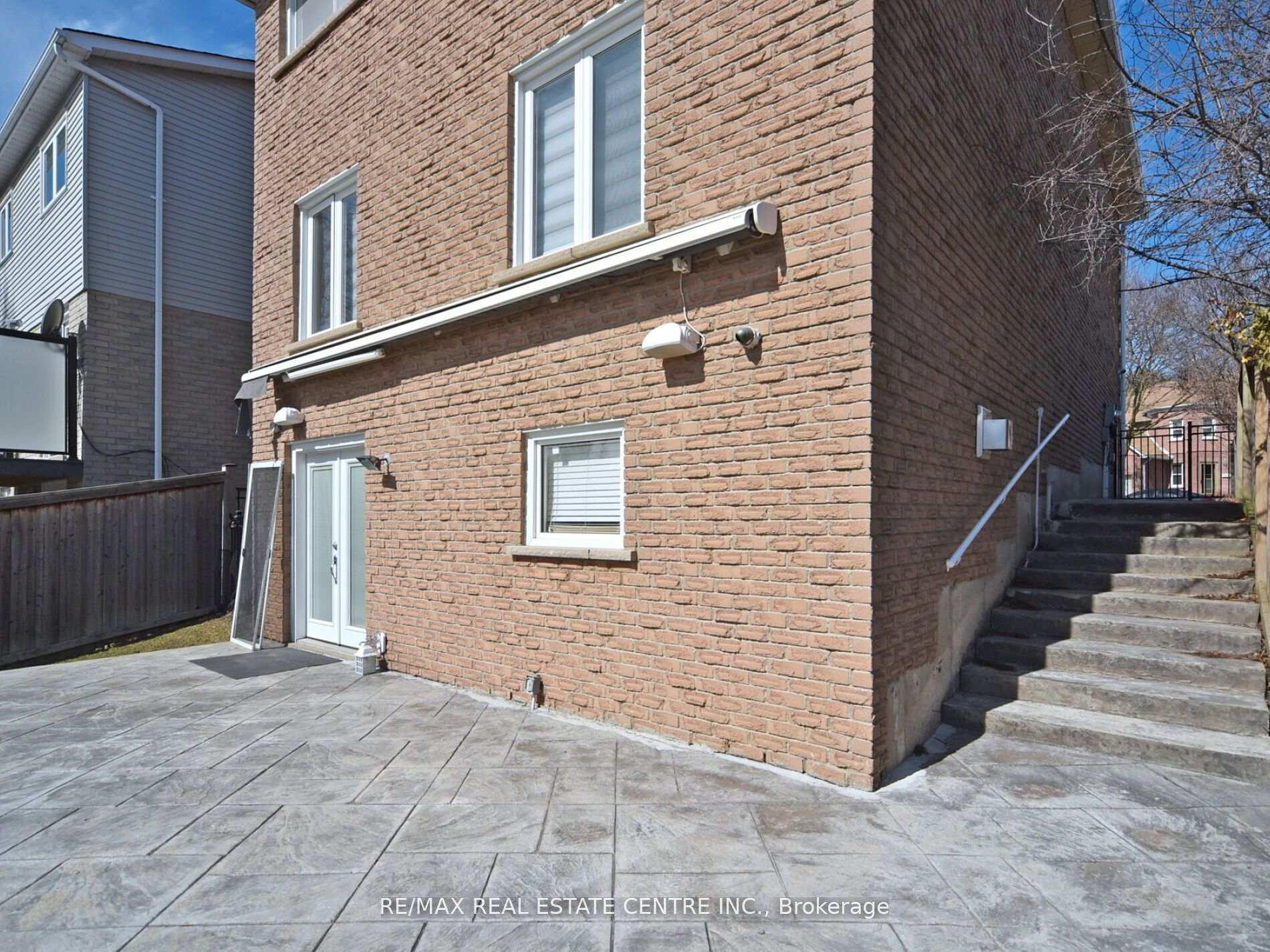 Photo 23 of 41 Fieldview Crescent, Whitby, Blue Grass Meadows — HOMEH