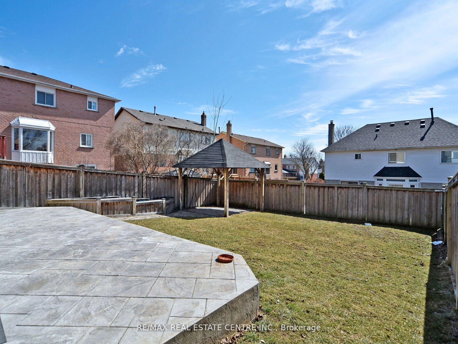 Photo 26 of 41 Fieldview Crescent, Whitby, Blue Grass Meadows — HOMEH