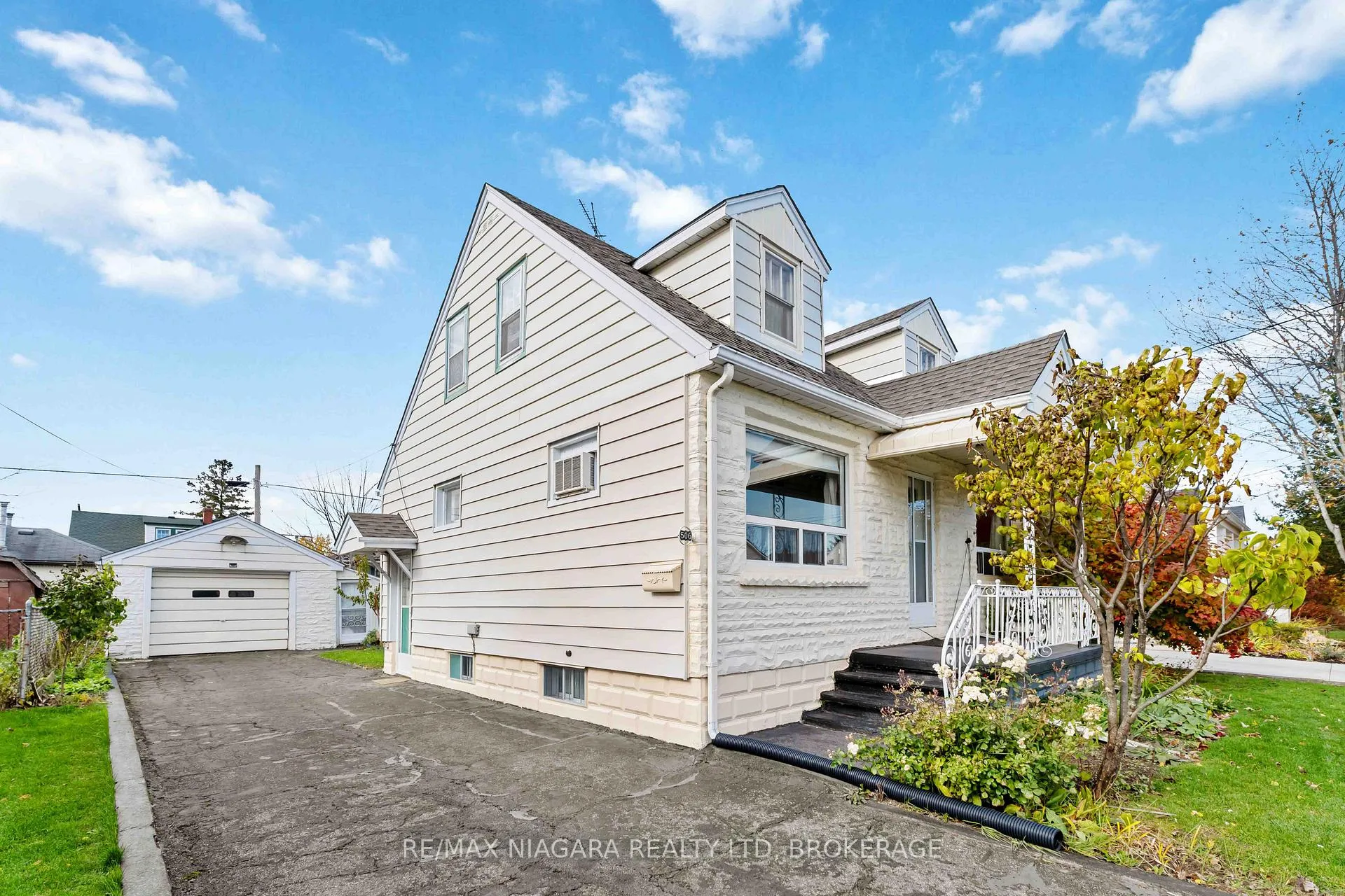 Photo 2 of 506 Harriet Street, Welland, Lincoln/Crowland — HOMEH