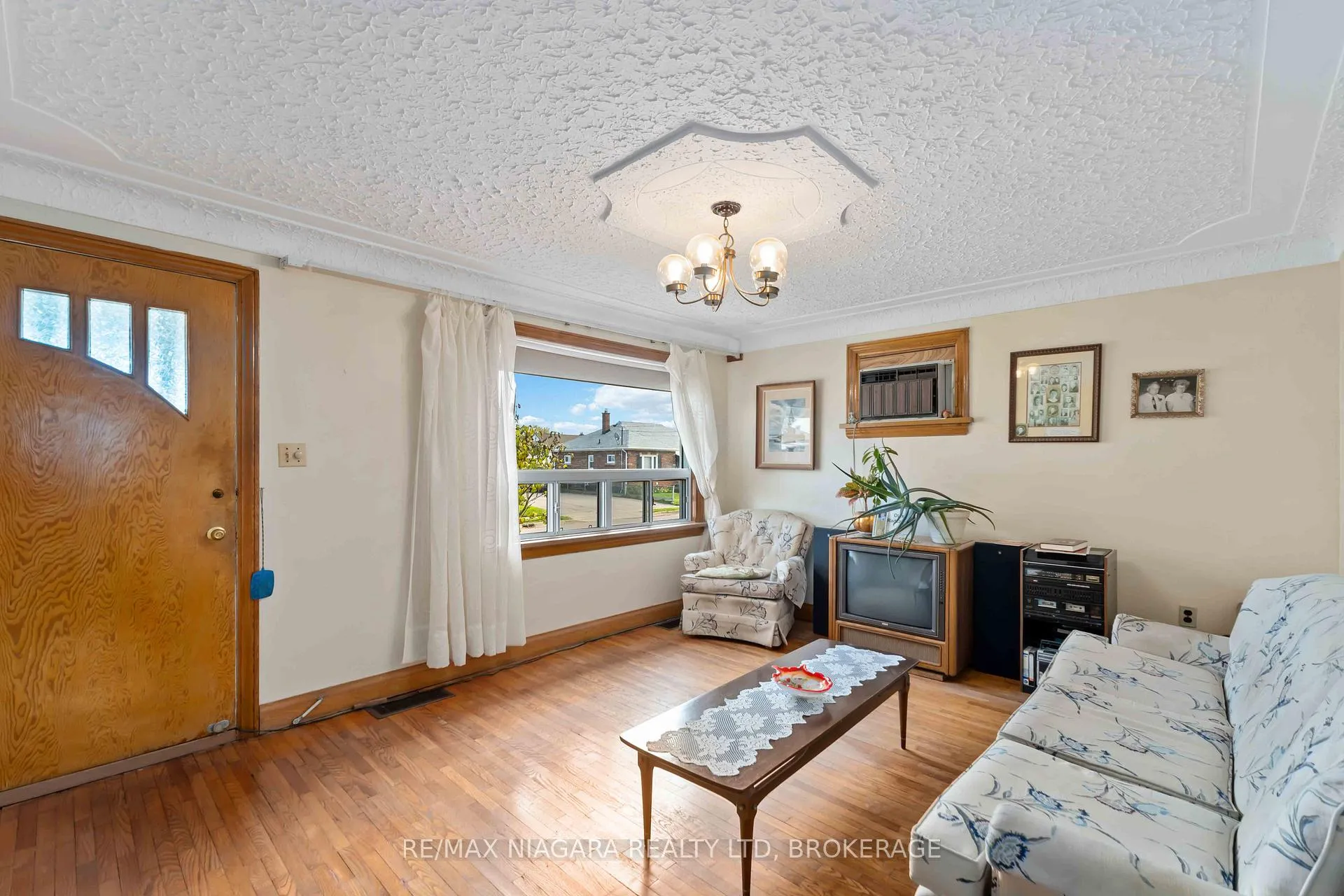 Photo 5 of 506 Harriet Street, Welland, Lincoln/Crowland — HOMEH