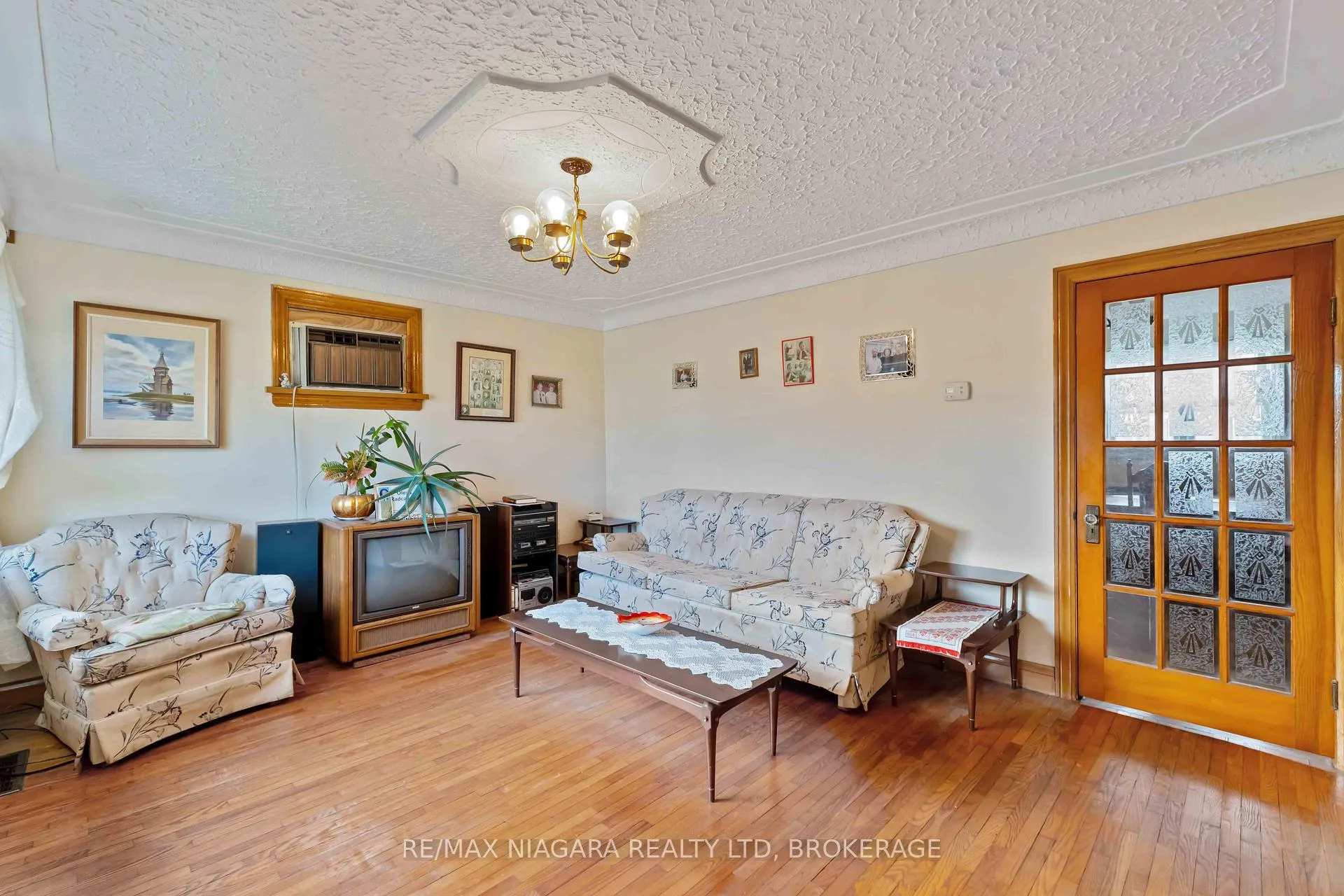 Photo 8 of 506 Harriet Street, Welland, Lincoln/Crowland — HOMEH