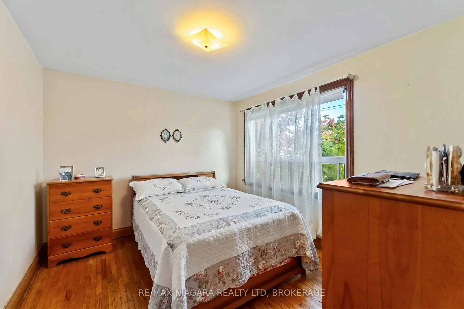 Photo 9 of 506 Harriet Street, Welland, Lincoln/Crowland — HOMEH