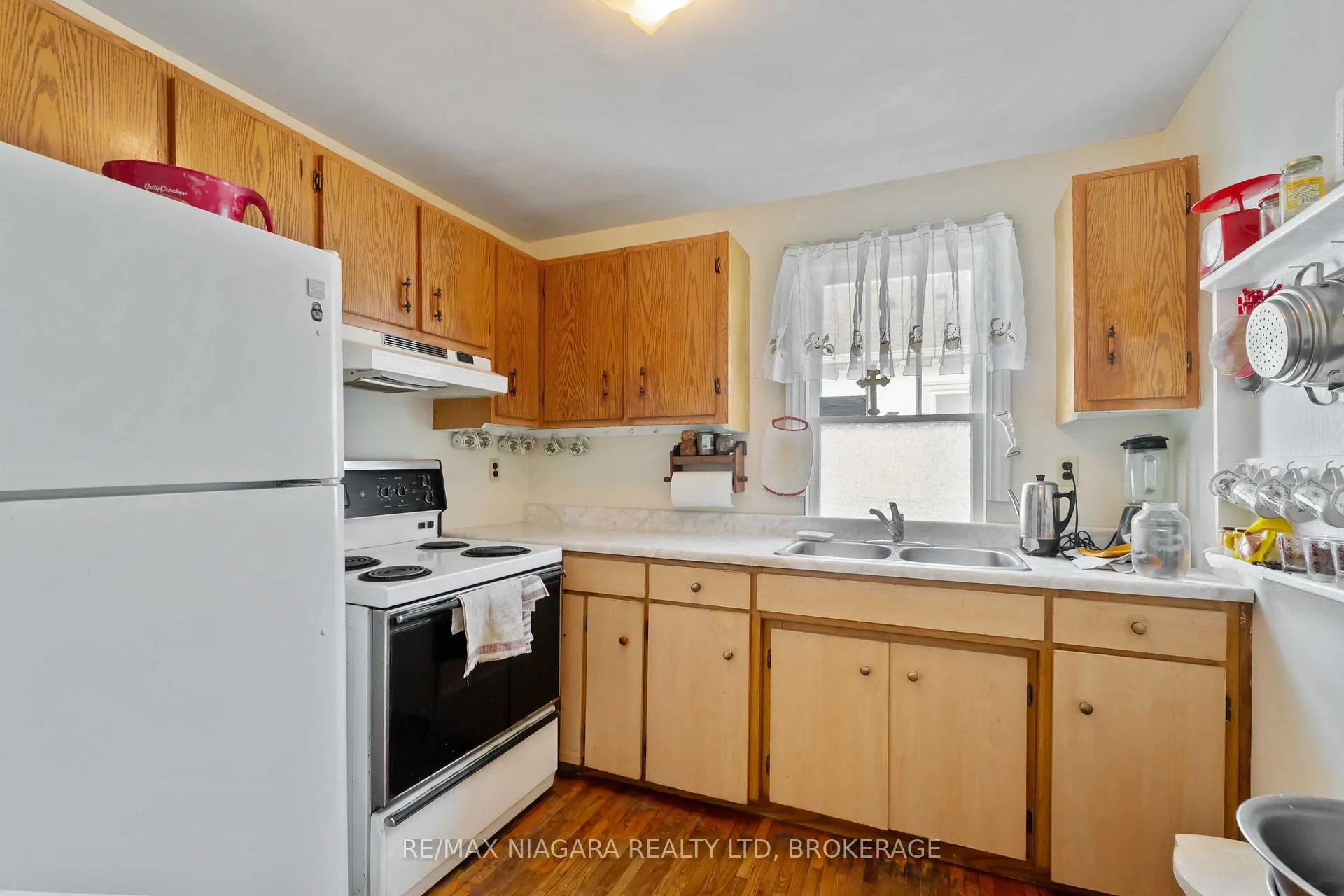 Photo 16 of 506 Harriet Street, Welland, Lincoln/Crowland — HOMEH