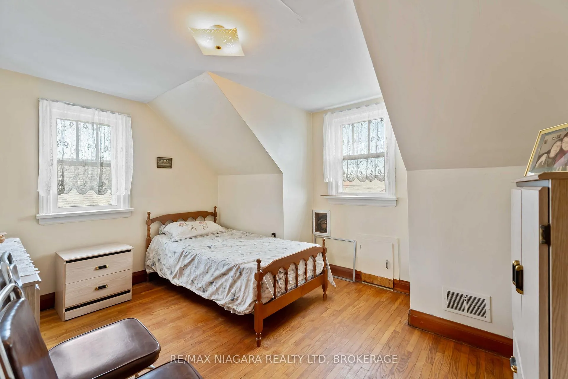Photo 26 of 506 Harriet Street, Welland, Lincoln/Crowland — HOMEH
