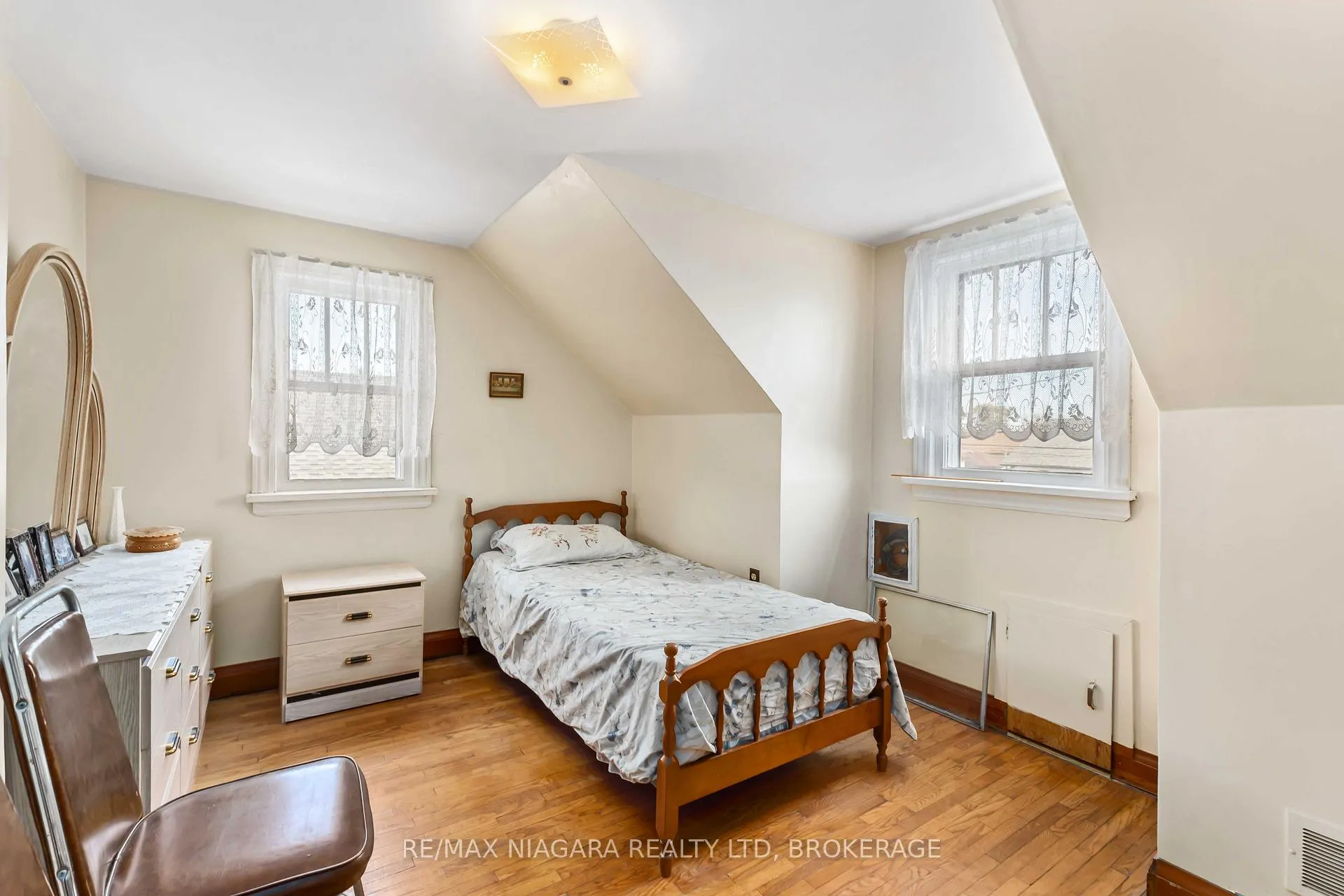 Photo 27 of 506 Harriet Street, Welland, Lincoln/Crowland — HOMEH