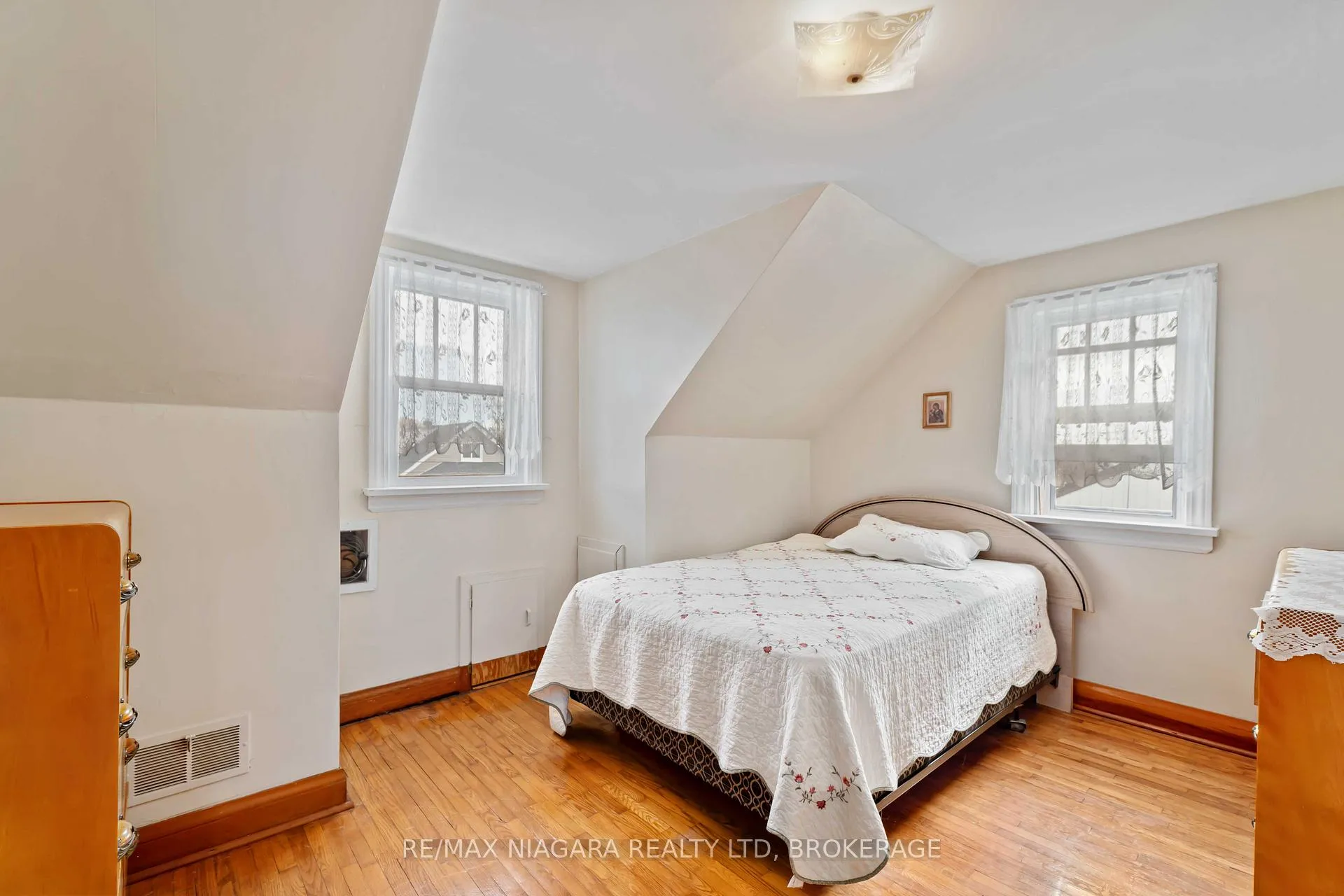 Photo 30 of 506 Harriet Street, Welland, Lincoln/Crowland — HOMEH