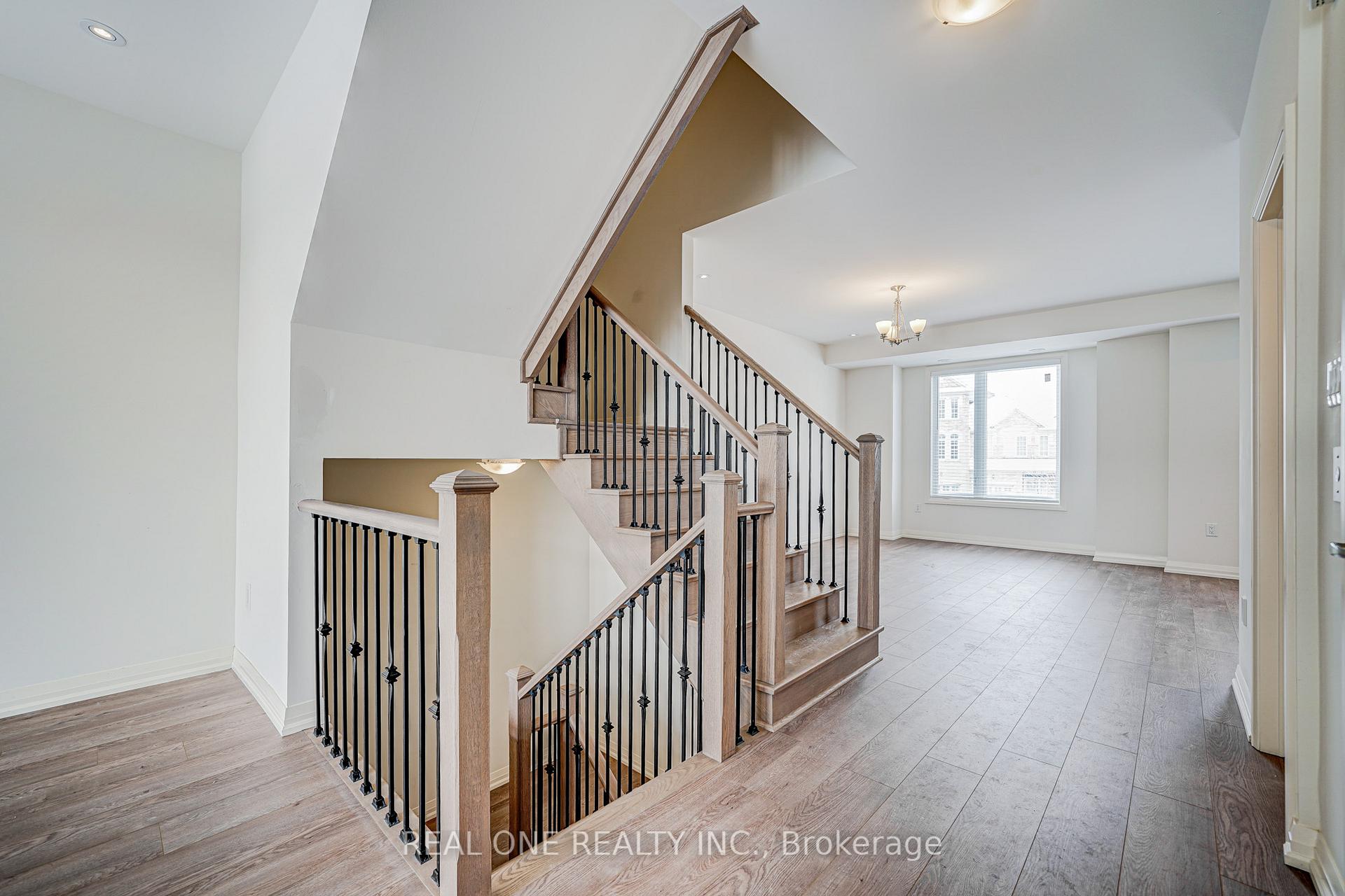 Photo 6 of 35 George Kirby Street, Vaughan, Patterson — HOMEH