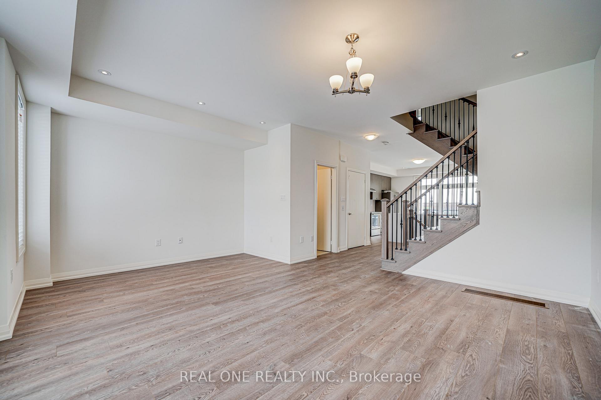 Photo 8 of 35 George Kirby Street, Vaughan, Patterson — HOMEH