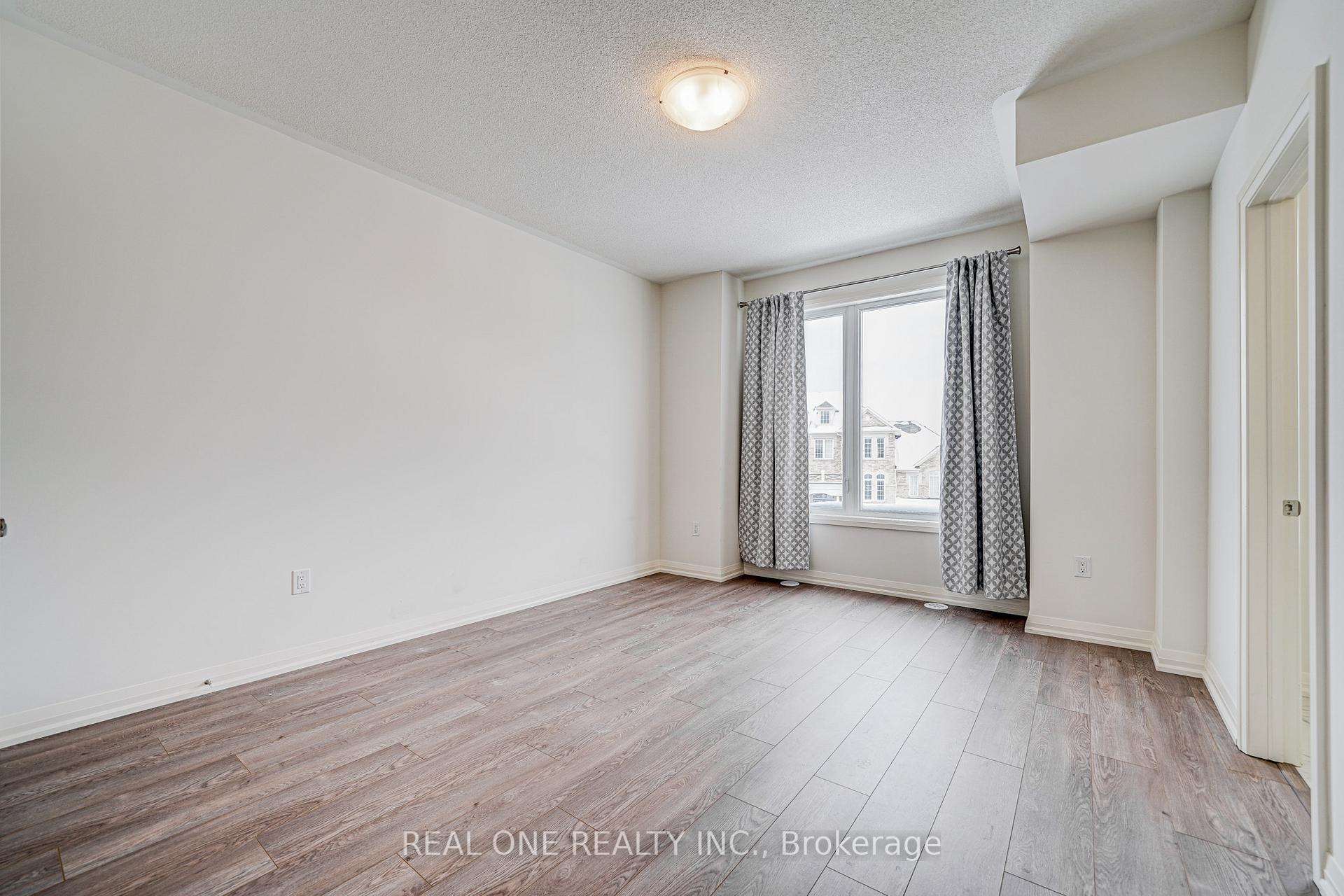 Photo 14 of 35 George Kirby Street, Vaughan, Patterson — HOMEH