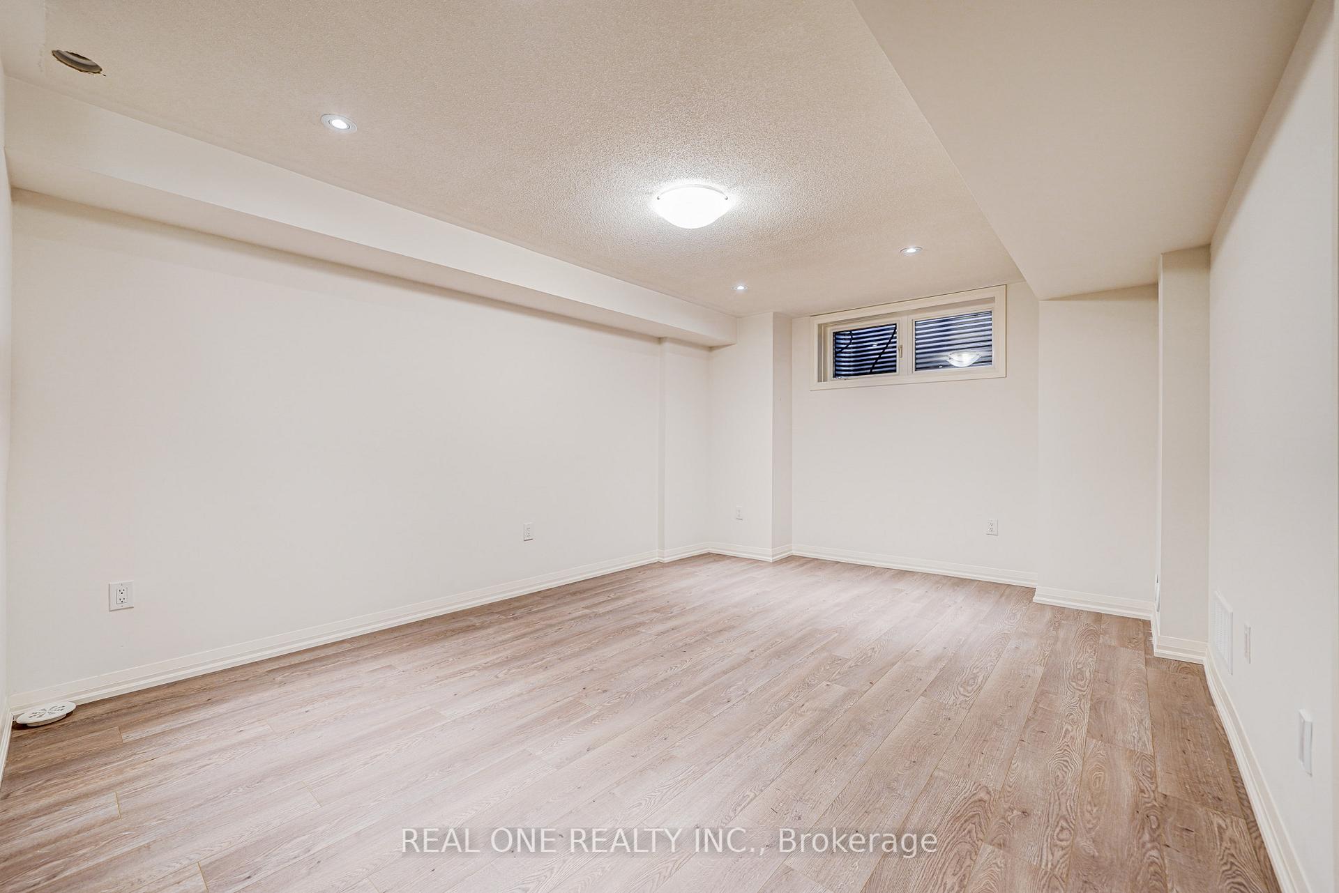 Photo 29 of 35 George Kirby Street, Vaughan, Patterson — HOMEH