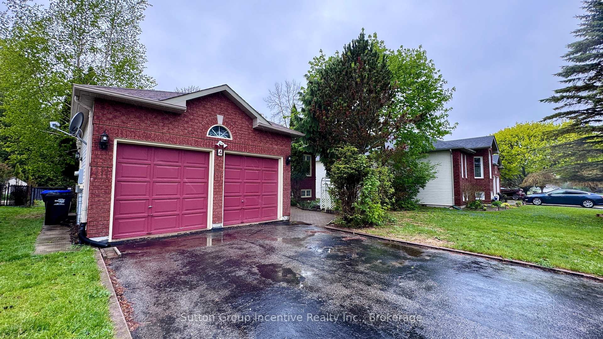 Photo 2 of 4 Bush Crescent, Wasaga Beach — HOMEH
