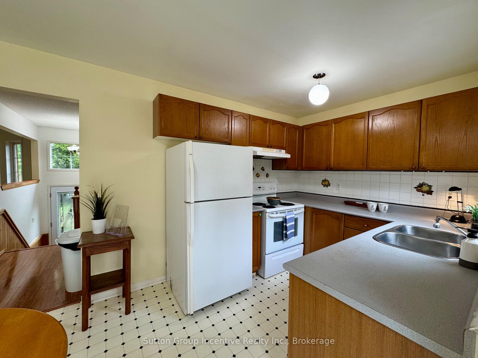 Photo 12 of 4 Bush Crescent, Wasaga Beach — HOMEH